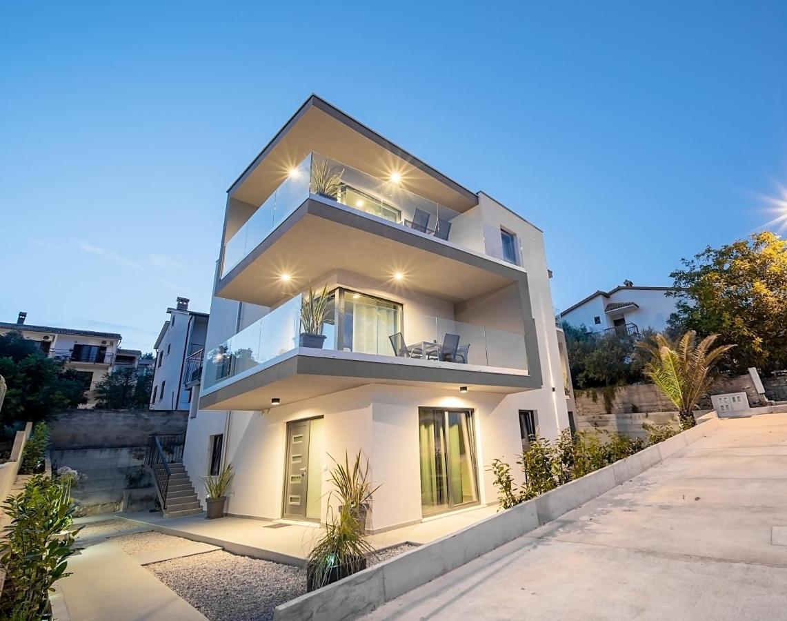 Villa Apartments Lela Rabac Eksteriør billede