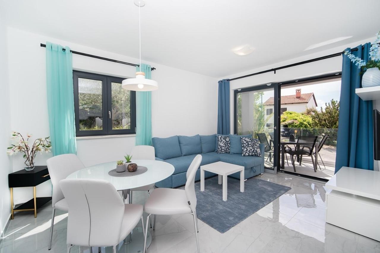 Villa Apartments Lela Rabac Eksteriør billede