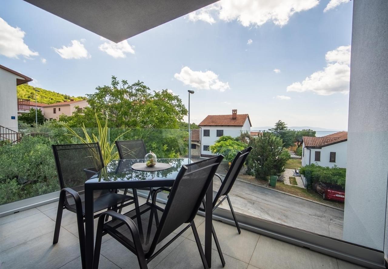 Villa Apartments Lela Rabac Eksteriør billede