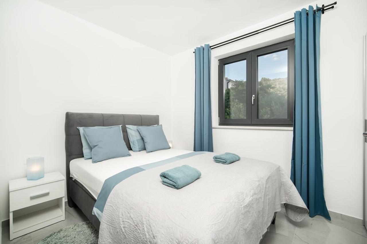 Villa Apartments Lela Rabac Eksteriør billede