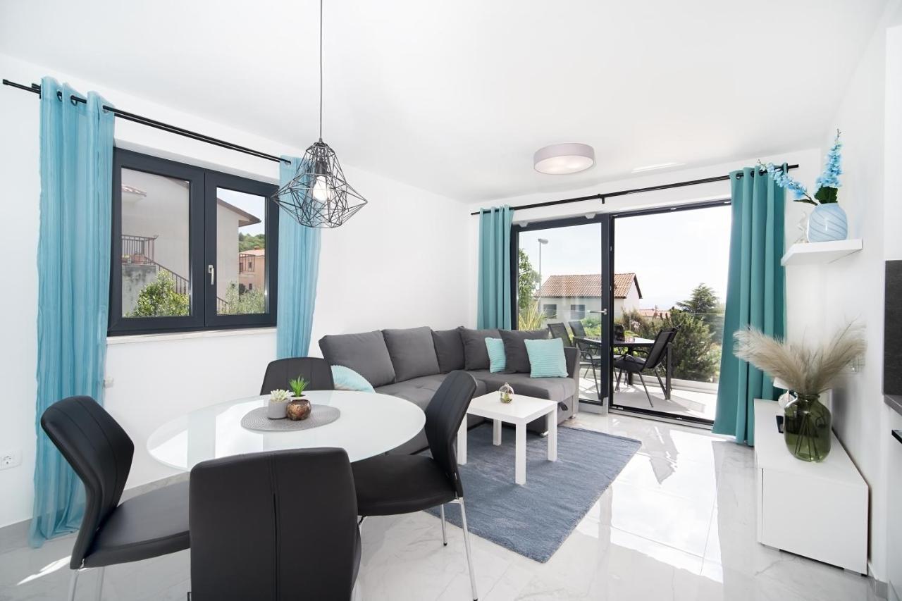 Villa Apartments Lela Rabac Eksteriør billede