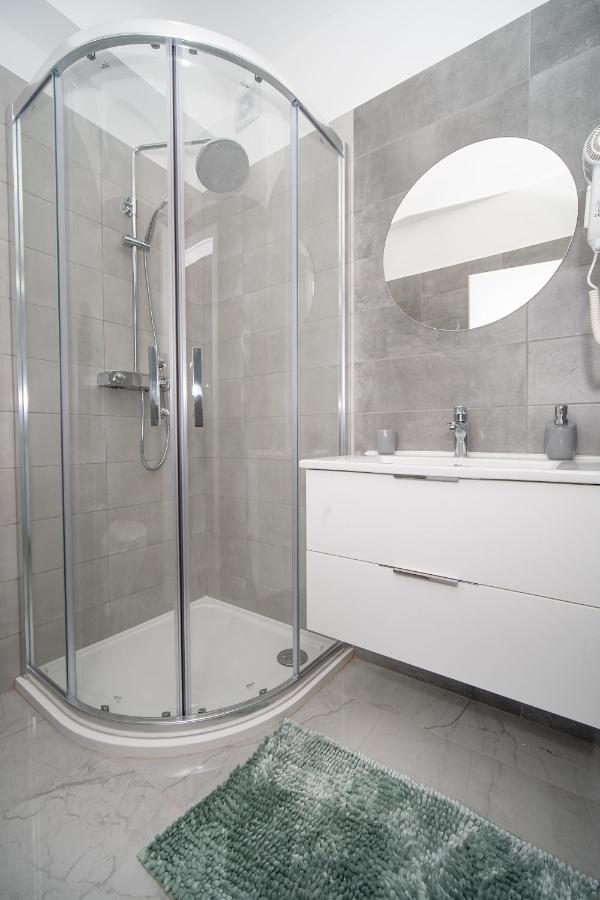 Villa Apartments Lela Rabac Eksteriør billede