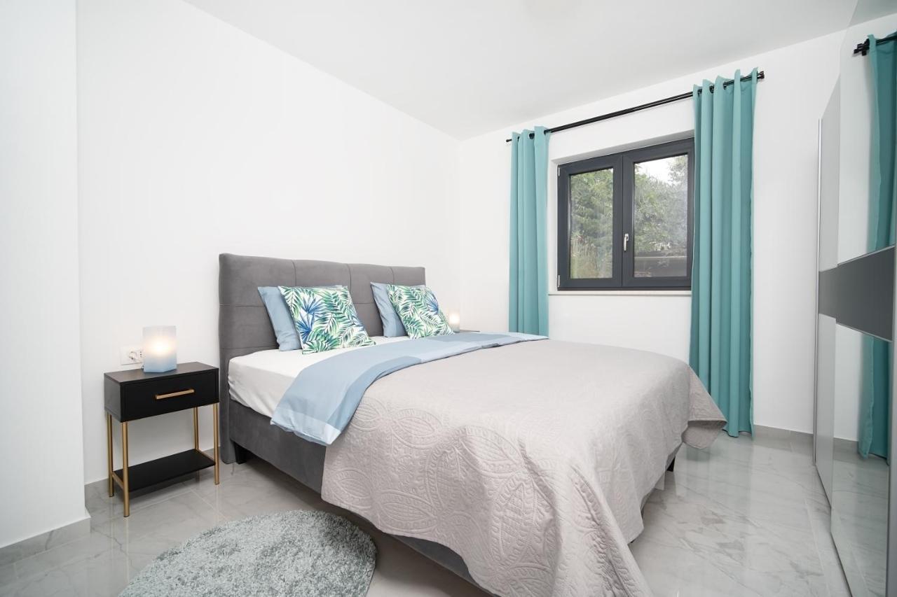 Villa Apartments Lela Rabac Eksteriør billede