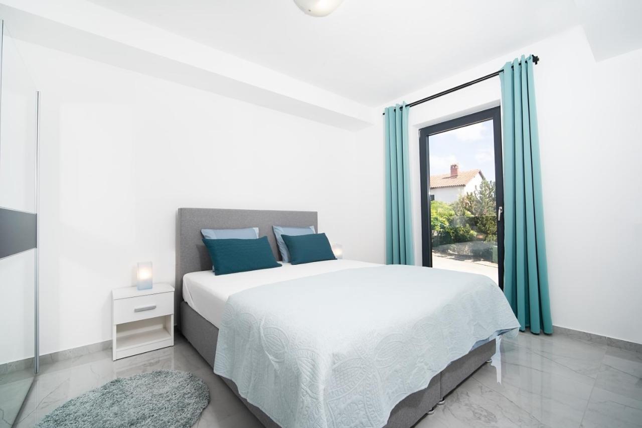 Villa Apartments Lela Rabac Eksteriør billede
