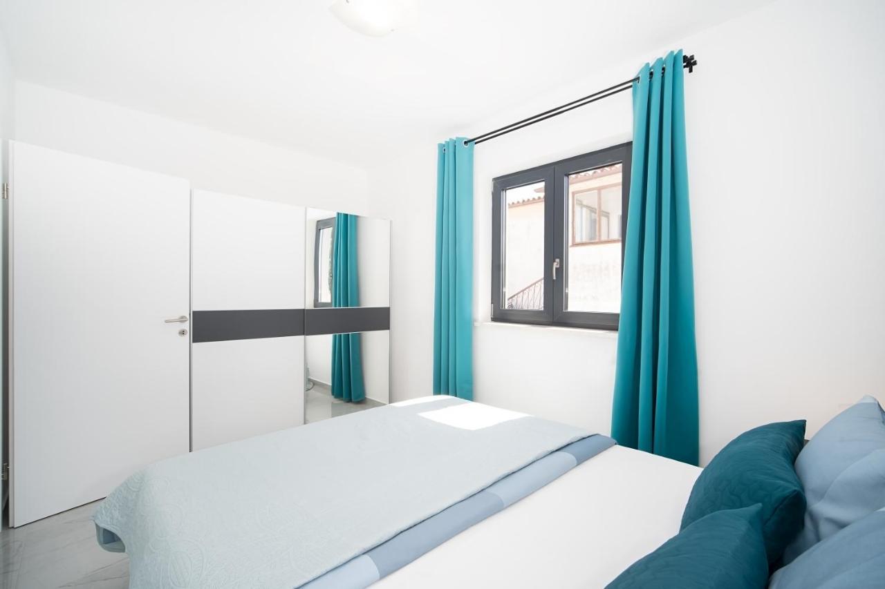 Villa Apartments Lela Rabac Eksteriør billede