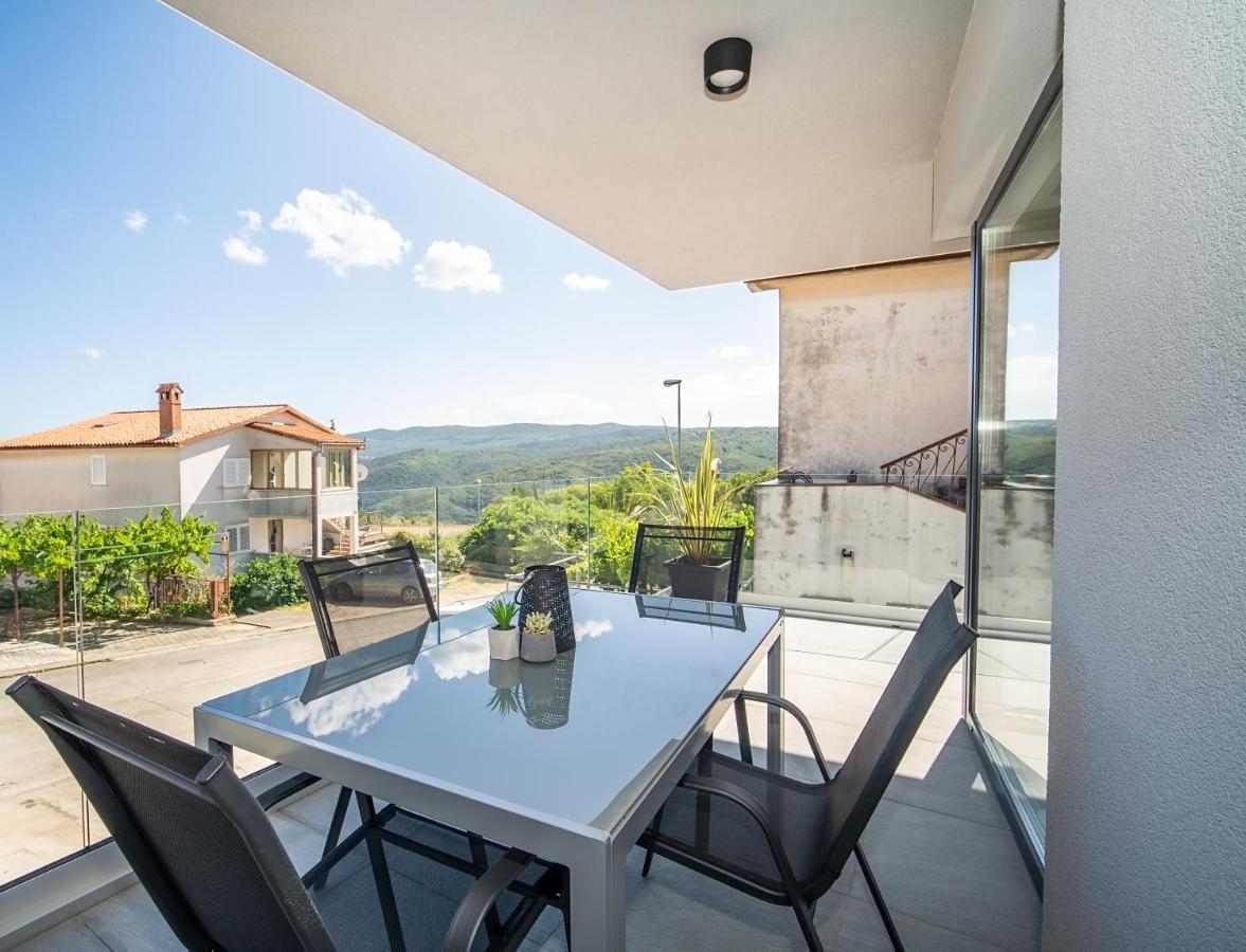 Villa Apartments Lela Rabac Eksteriør billede